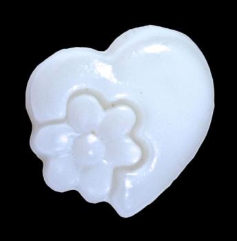 Kids buttons as hearts out plastic in white 15 mm 0,59 inch